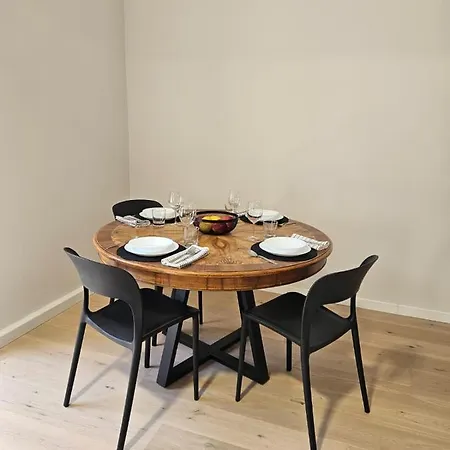 Regina Loft *